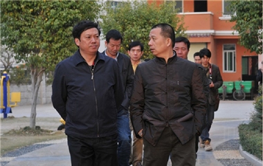 福州市市长尤猛军莅临天守集团及东石镇梅塘村关心指导